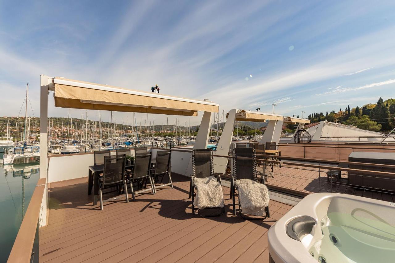 Floating Sea House Gong Apartment Portoroz Exterior photo